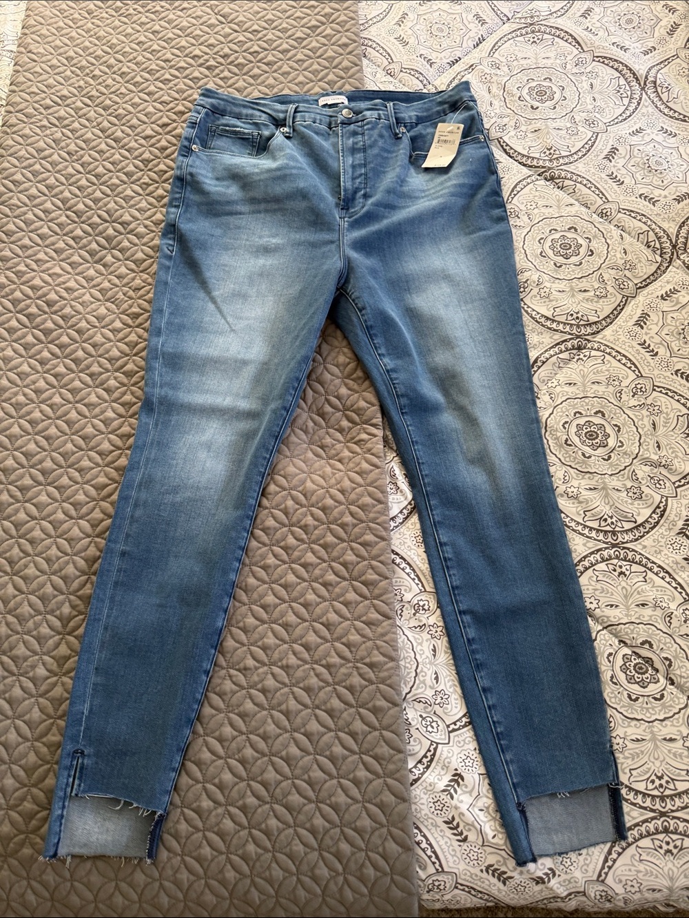 Good American Good Waist Skinny Jeans 18 / 29 inseam (27 in front)